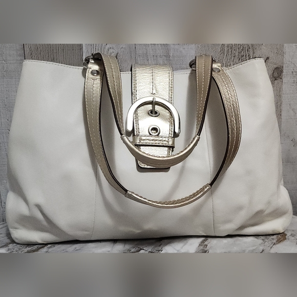 🌷Vintage Coach Purse Soho East West Cream White Leather with Gold Handles 🌸 - Picture 2 of 11